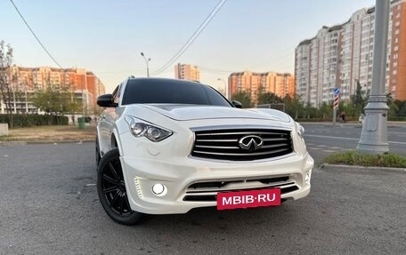 Infiniti QX70, 2014 год, 3 090 000 рублей, 2 фотография