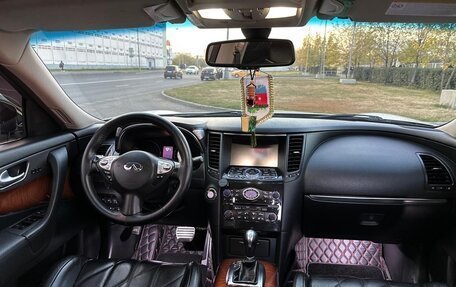 Infiniti QX70, 2014 год, 3 090 000 рублей, 16 фотография