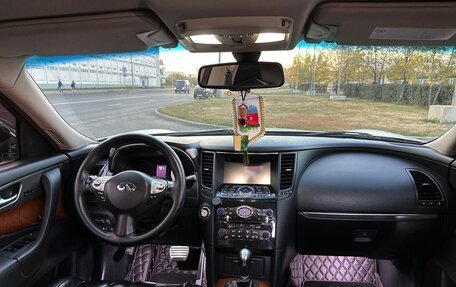 Infiniti QX70, 2014 год, 3 090 000 рублей, 17 фотография