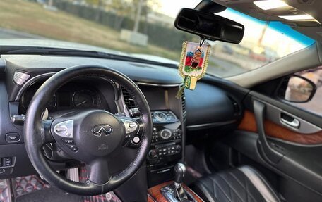 Infiniti QX70, 2014 год, 3 090 000 рублей, 22 фотография