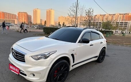 Infiniti QX70, 2014 год, 3 090 000 рублей, 15 фотография