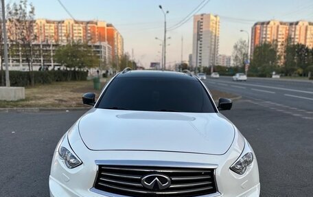 Infiniti QX70, 2014 год, 3 090 000 рублей, 30 фотография