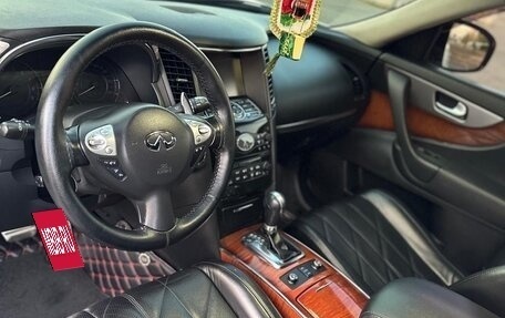 Infiniti QX70, 2014 год, 3 090 000 рублей, 25 фотография
