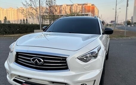 Infiniti QX70, 2014 год, 3 090 000 рублей, 31 фотография