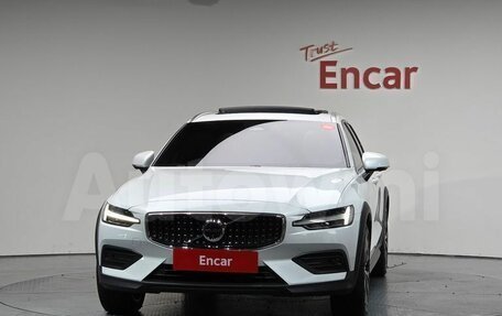 Volvo V60 II, 2025 год, 6 993 000 рублей, 3 фотография