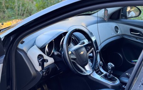 Chevrolet Cruze II, 2013 год, 800 000 рублей, 13 фотография