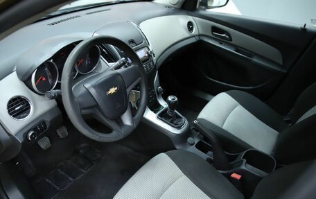 Chevrolet Cruze II, 2013 год, 590 000 рублей, 10 фотография