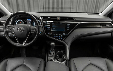 Toyota Camry, 2020 год, 2 810 000 рублей, 10 фотография