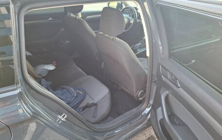 Volkswagen Passat B8 рестайлинг, 2019 год, 2 300 000 рублей, 16 фотография