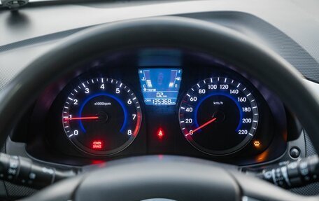 Hyundai Solaris II рестайлинг, 2013 год, 700 000 рублей, 16 фотография