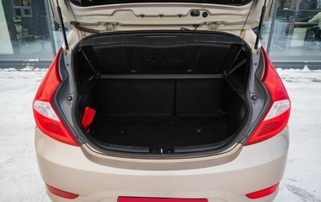 Hyundai Solaris II рестайлинг, 2013 год, 700 000 рублей, 20 фотография