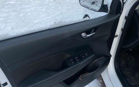 Hyundai Solaris II рестайлинг, 2022 год, 1 400 000 рублей, 7 фотография