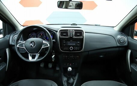 Renault Logan II, 2018 год, 840 000 рублей, 10 фотография