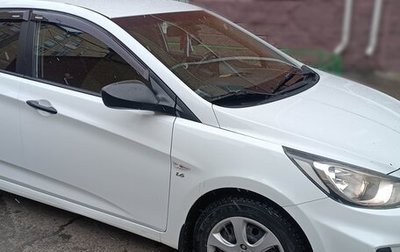 Hyundai Solaris II рестайлинг, 2013 год, 900 000 рублей, 1 фотография