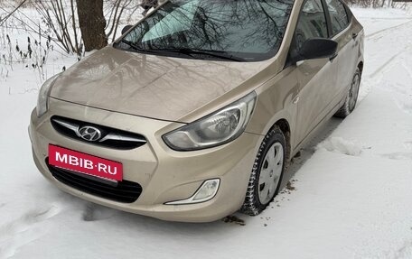Hyundai Solaris II рестайлинг, 2012 год, 670 000 рублей, 4 фотография