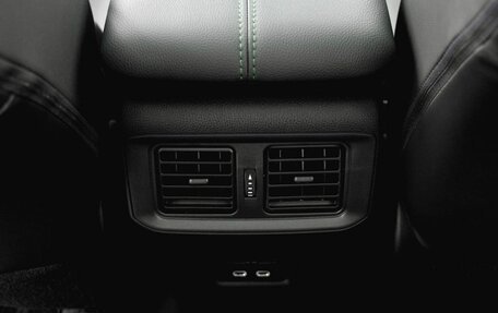 Toyota RAV4, 2025 год, 4 550 000 рублей, 22 фотография