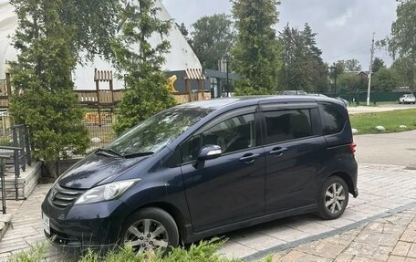 Honda Freed I, 2010 год, 950 000 рублей, 3 фотография