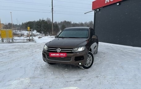 Volkswagen Touareg III, 2011 год, 1 999 999 рублей, 2 фотография