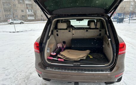 Volkswagen Touareg III, 2011 год, 1 999 999 рублей, 8 фотография