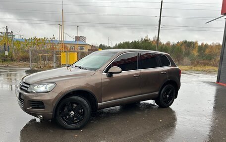 Volkswagen Touareg III, 2011 год, 1 999 999 рублей, 13 фотография