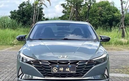 Hyundai Elantra, 2022 год, 1 650 000 рублей, 2 фотография