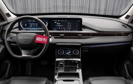 CheryExeed LX, 2023 год, 1 940 000 рублей, 10 фотография