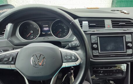 Volkswagen Tiguan II, 2022 год, 2 600 000 рублей, 5 фотография