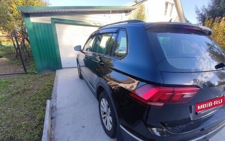 Volkswagen Tiguan II, 2022 год, 2 600 000 рублей, 3 фотография