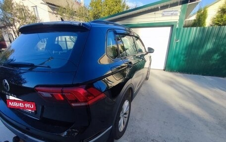 Volkswagen Tiguan II, 2022 год, 2 600 000 рублей, 2 фотография