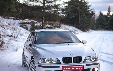 BMW 5 серия, 2001 год, 877 000 рублей, 1 фотография