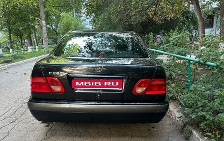 Mercedes-Benz E-Класс, 1998 год, 395 000 рублей, 3 фотография