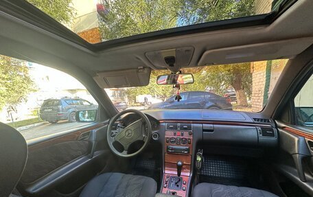 Mercedes-Benz E-Класс, 1998 год, 395 000 рублей, 9 фотография