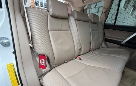 Toyota Land Cruiser Prado 150 рестайлинг 2, 2011 год, 2 780 000 рублей, 16 фотография