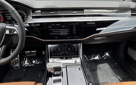 Audi S8, 2025 год, 20 000 000 рублей, 17 фотография