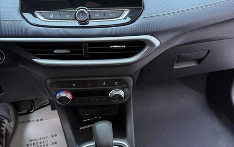 Chevrolet Tracker, 2022 год, 1 200 000 рублей, 11 фотография