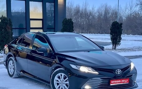Toyota Camry, 2020 год, 2 050 000 рублей, 1 фотография