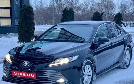 Toyota Camry, 2020 год, 2 050 000 рублей, 2 фотография