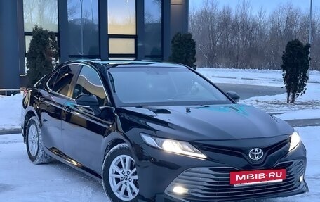 Toyota Camry, 2020 год, 2 050 000 рублей, 3 фотография