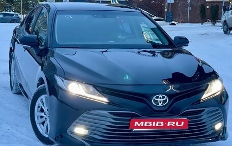Toyota Camry, 2020 год, 2 050 000 рублей, 9 фотография