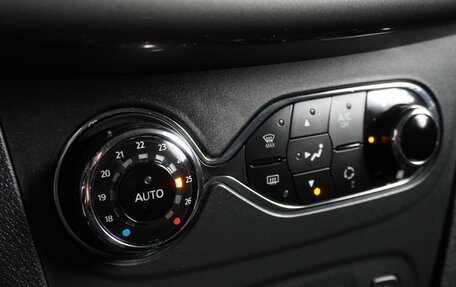 Renault Sandero II рестайлинг, 2017 год, 1 049 000 рублей, 16 фотография