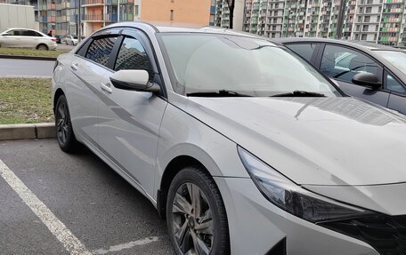 Hyundai Elantra, 2022 год, 1 600 000 рублей, 2 фотография