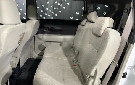 Toyota Passo Sette, 2009 год, 630 000 рублей, 12 фотография