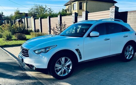 Infiniti FX II, 2012 год, 2 000 000 рублей, 2 фотография