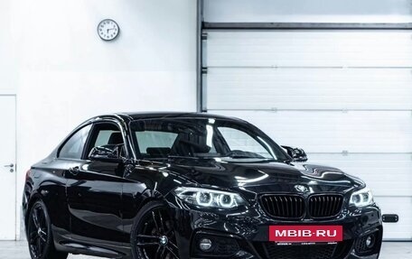 BMW 2 серия F22, 2017 год, 2 250 000 рублей, 2 фотография