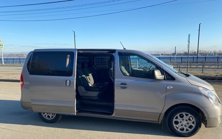 Hyundai H-1 II рестайлинг, 2013 год, 2 050 000 рублей, 11 фотография