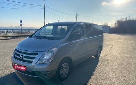 Hyundai H-1 II рестайлинг, 2013 год, 2 050 000 рублей, 5 фотография