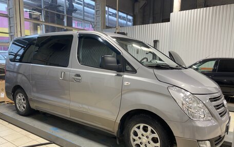 Hyundai H-1 II рестайлинг, 2013 год, 2 050 000 рублей, 27 фотография