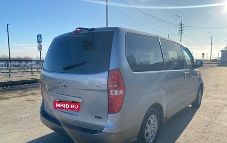 Hyundai H-1 II рестайлинг, 2013 год, 2 050 000 рублей, 21 фотография