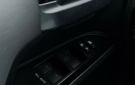 Toyota Land Cruiser 200, 2020 год, 7 599 000 рублей, 13 фотография