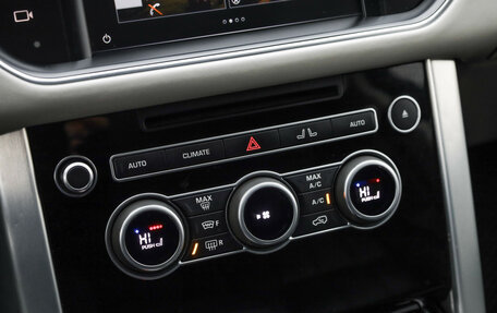 Land Rover Range Rover IV рестайлинг, 2016 год, 4 650 000 рублей, 20 фотография